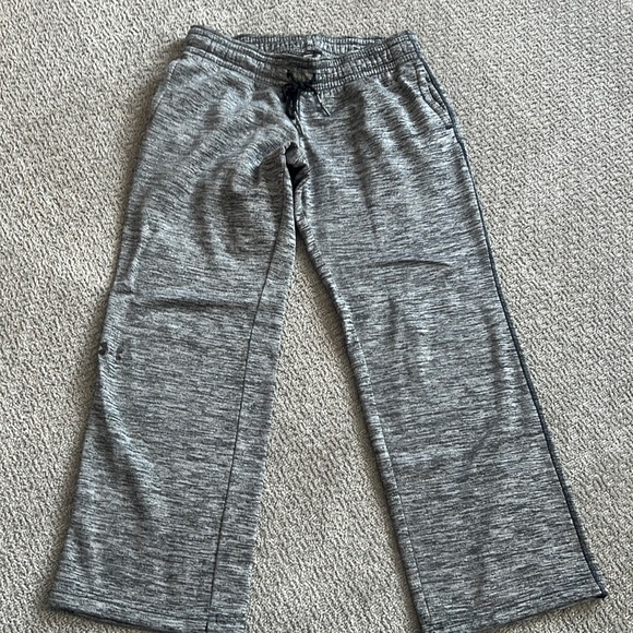 UnderArmour Women’s sweatpant - Picture 1 of 4
